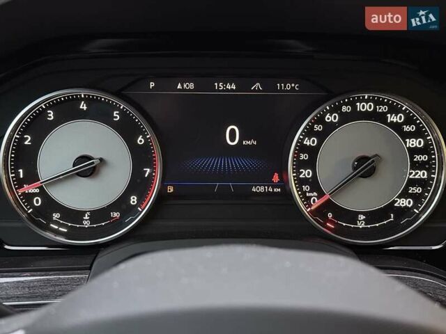 Серый Фольксваген Туарег, объемом двигателя 3 л и пробегом 41 тыс. км за 46900 $, фото 21 на Automoto.ua