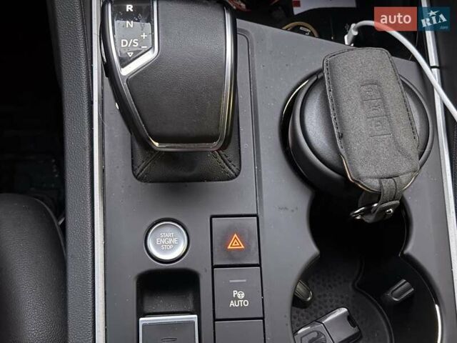 Серый Фольксваген Туарег, объемом двигателя 3 л и пробегом 41 тыс. км за 46900 $, фото 23 на Automoto.ua