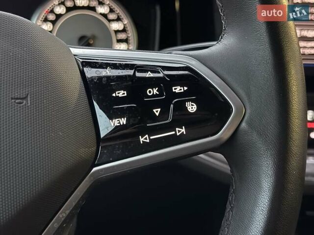 Серый Фольксваген Туарег, объемом двигателя 3 л и пробегом 41 тыс. км за 46900 $, фото 19 на Automoto.ua