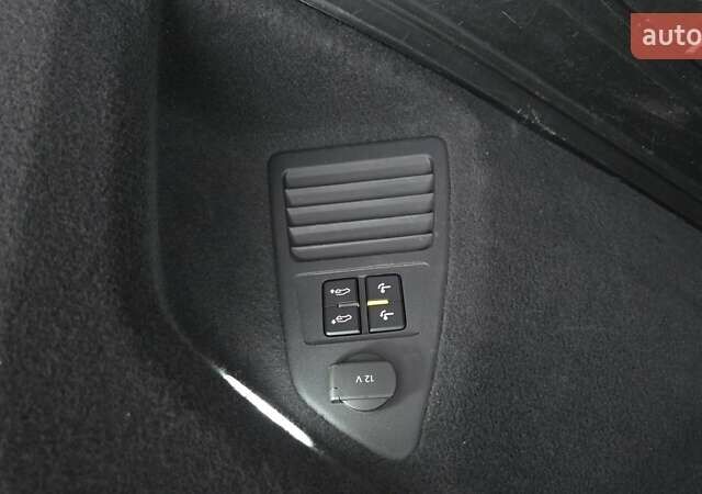 Серый Фольксваген Туарег, объемом двигателя 2.99 л и пробегом 90 тыс. км за 54500 $, фото 45 на Automoto.ua