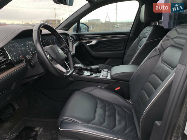 Сірий Фольксваген Туарег, об'ємом двигуна 2.97 л та пробігом 110 тис. км за 56000 $, фото 6 на Automoto.ua