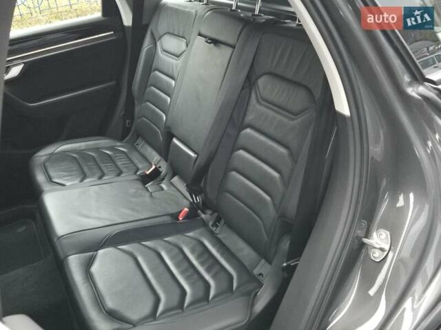 Серый Фольксваген Туарег, объемом двигателя 3 л и пробегом 120 тыс. км за 50300 $, фото 12 на Automoto.ua