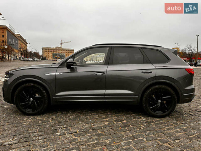 Серый Фольксваген Туарег, объемом двигателя 3 л и пробегом 90 тыс. км за 53500 $, фото 9 на Automoto.ua