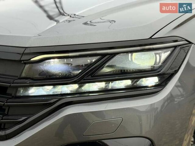 Серый Фольксваген Туарег, объемом двигателя 2.97 л и пробегом 97 тыс. км за 58700 $, фото 14 на Automoto.ua