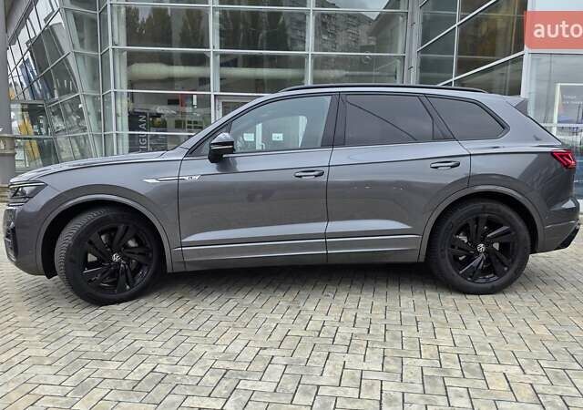 Серый Фольксваген Туарег, объемом двигателя 2.99 л и пробегом 90 тыс. км за 54500 $, фото 12 на Automoto.ua