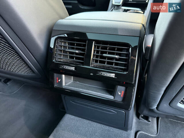 Серый Фольксваген Туарег, объемом двигателя 3 л и пробегом 175 тыс. км за 53999 $, фото 57 на Automoto.ua