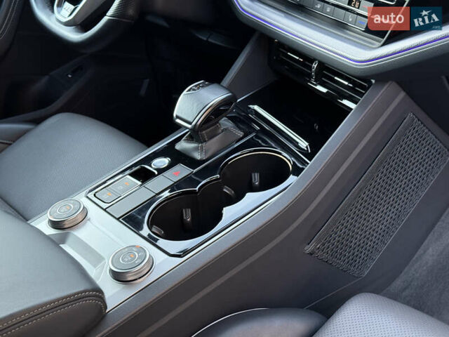 Сірий Фольксваген Туарег, об'ємом двигуна 3 л та пробігом 175 тис. км за 53999 $, фото 45 на Automoto.ua