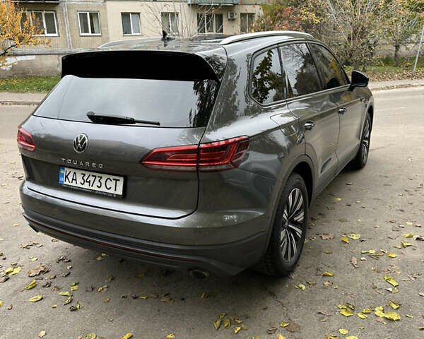 Серый Фольксваген Туарег, объемом двигателя 3 л и пробегом 129 тыс. км за 45500 $, фото 10 на Automoto.ua