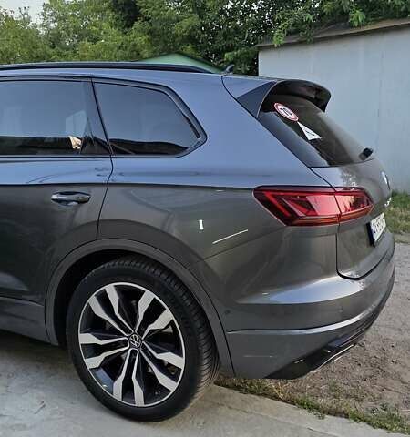 Серый Фольксваген Туарег, объемом двигателя 2.99 л и пробегом 90 тыс. км за 54500 $, фото 8 на Automoto.ua