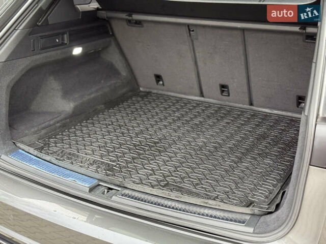 Серый Фольксваген Туарег, объемом двигателя 2.97 л и пробегом 160 тыс. км за 53700 $, фото 55 на Automoto.ua