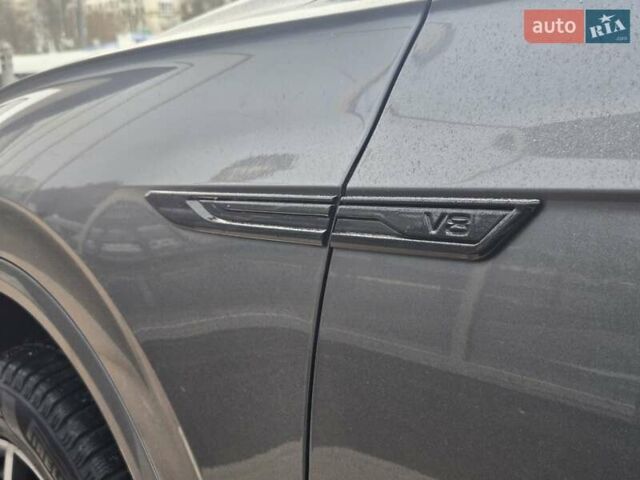 Серый Фольксваген Туарег, объемом двигателя 4 л и пробегом 196 тыс. км за 75900 $, фото 33 на Automoto.ua