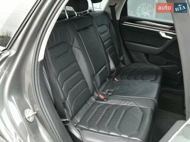 Серый Фольксваген Туарег, объемом двигателя 3 л и пробегом 120 тыс. км за 50300 $, фото 14 на Automoto.ua