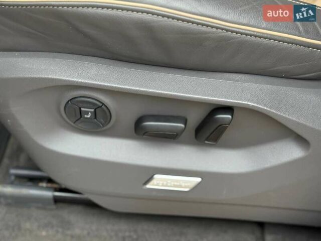 Серый Фольксваген Туарег, объемом двигателя 2.97 л и пробегом 97 тыс. км за 58700 $, фото 40 на Automoto.ua