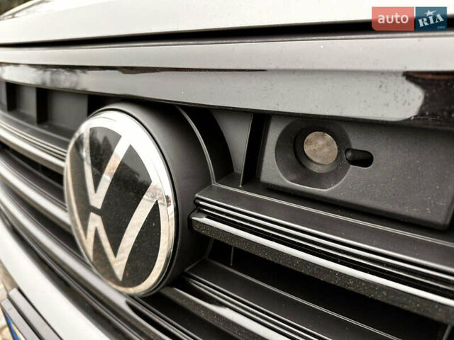 Серый Фольксваген Туарег, объемом двигателя 3 л и пробегом 90 тыс. км за 53500 $, фото 4 на Automoto.ua