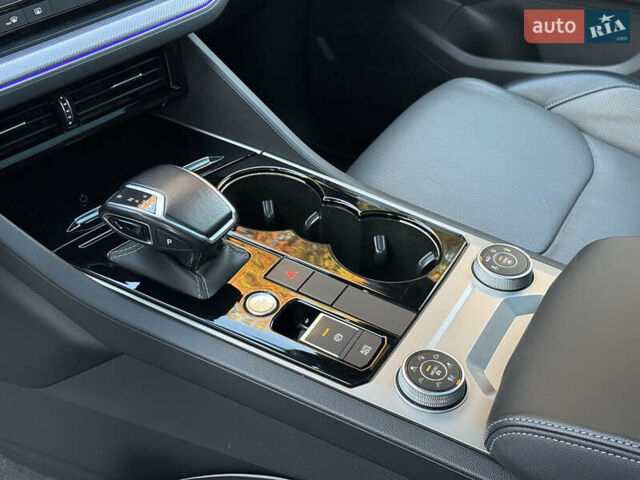 Сірий Фольксваген Туарег, об'ємом двигуна 3 л та пробігом 175 тис. км за 53999 $, фото 83 на Automoto.ua