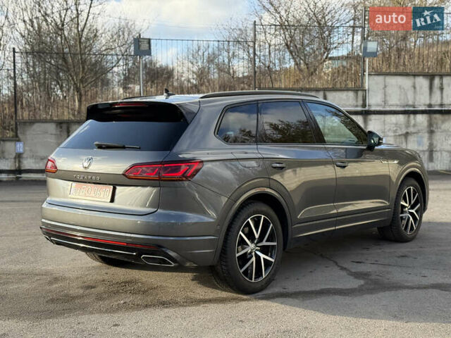 Сірий Фольксваген Туарег, об'ємом двигуна 3 л та пробігом 175 тис. км за 53999 $, фото 19 на Automoto.ua