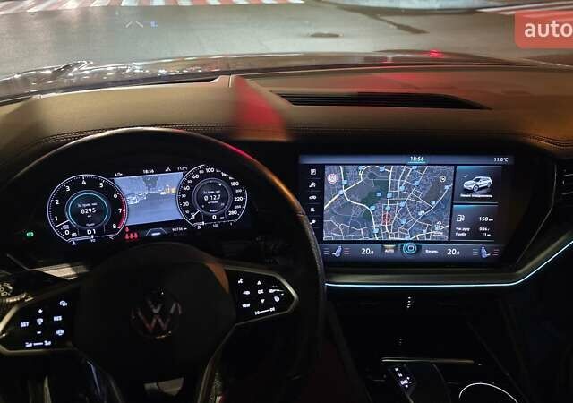 Серый Фольксваген Туарег, объемом двигателя 2.99 л и пробегом 90 тыс. км за 54500 $, фото 65 на Automoto.ua