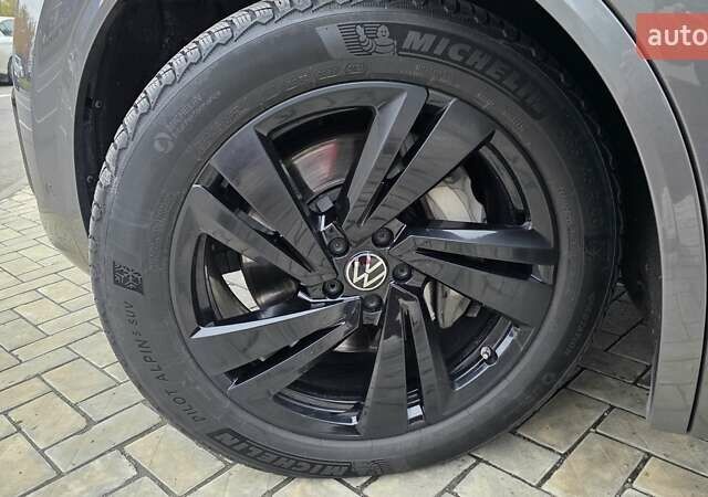 Серый Фольксваген Туарег, объемом двигателя 2.99 л и пробегом 90 тыс. км за 54500 $, фото 36 на Automoto.ua