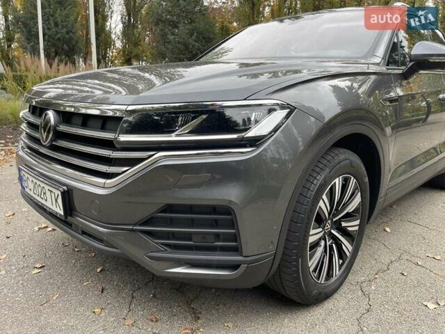 Сірий Фольксваген Туарег, об'ємом двигуна 2.97 л та пробігом 85 тис. км за 49700 $, фото 18 на Automoto.ua
