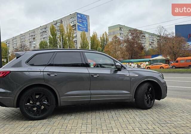 Серый Фольксваген Туарег, объемом двигателя 2.99 л и пробегом 90 тыс. км за 54500 $, фото 18 на Automoto.ua