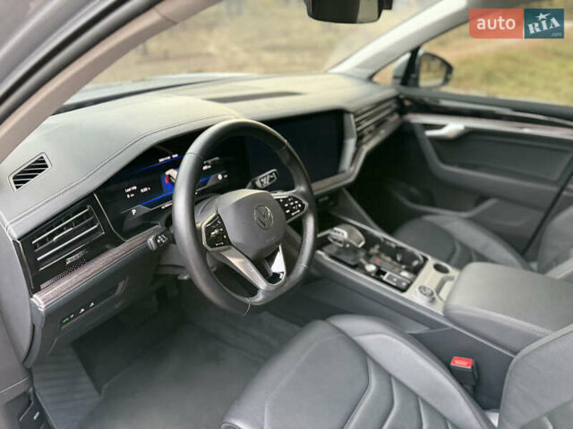 Серый Фольксваген Туарег, объемом двигателя 3 л и пробегом 56 тыс. км за 46900 $, фото 14 на Automoto.ua