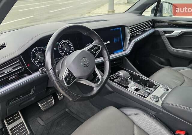 Серый Фольксваген Туарег, объемом двигателя 2.99 л и пробегом 90 тыс. км за 54500 $, фото 58 на Automoto.ua