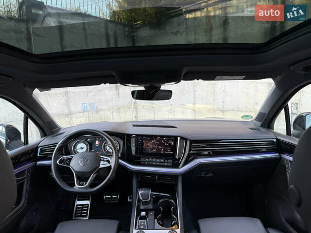 Сірий Фольксваген Туарег, об'ємом двигуна 3 л та пробігом 175 тис. км за 53999 $, фото 59 на Automoto.ua
