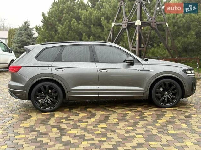 Серый Фольксваген Туарег, объемом двигателя 2.97 л и пробегом 79 тыс. км за 57900 $, фото 11 на Automoto.ua