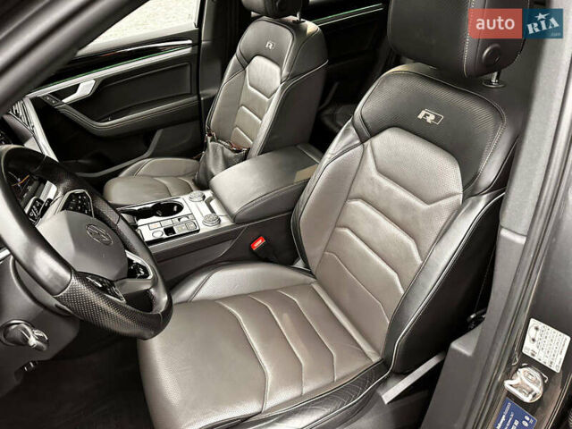 Серый Фольксваген Туарег, объемом двигателя 3 л и пробегом 90 тыс. км за 53500 $, фото 13 на Automoto.ua