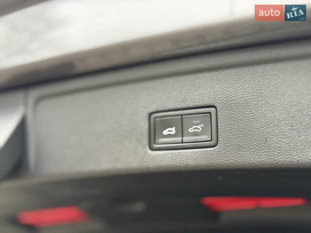 Серый Фольксваген Туарег, объемом двигателя 2.97 л и пробегом 160 тыс. км за 53700 $, фото 54 на Automoto.ua