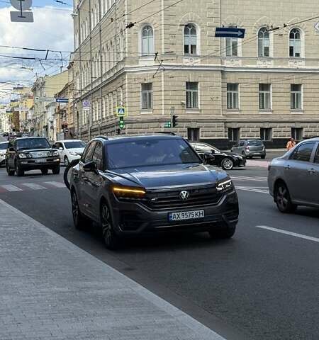 Серый Фольксваген Туарег, объемом двигателя 2.99 л и пробегом 90 тыс. км за 54500 $, фото 4 на Automoto.ua