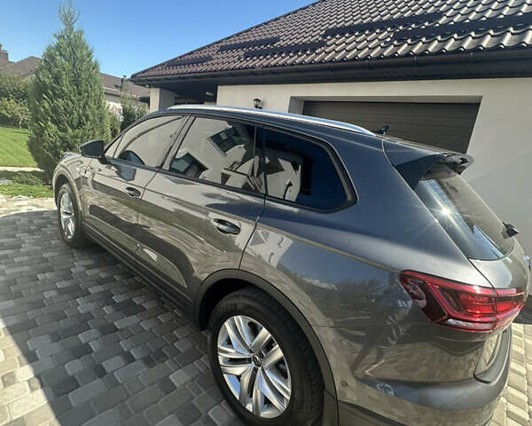 Серый Фольксваген Туарег, объемом двигателя 3 л и пробегом 75 тыс. км за 47000 $, фото 9 на Automoto.ua