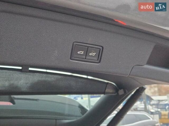 Серый Фольксваген Туарег, объемом двигателя 3 л и пробегом 120 тыс. км за 50300 $, фото 31 на Automoto.ua