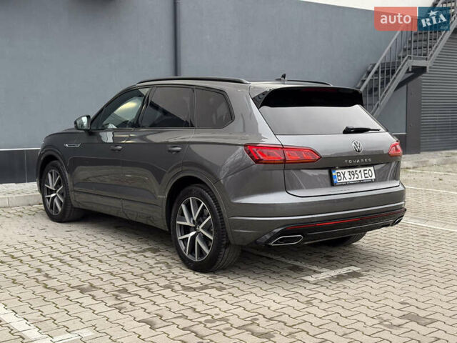 Серый Фольксваген Туарег, объемом двигателя 2.97 л и пробегом 160 тыс. км за 53700 $, фото 8 на Automoto.ua
