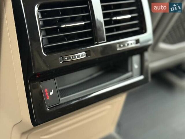 Серый Фольксваген Туарег, объемом двигателя 2.97 л и пробегом 79 тыс. км за 57900 $, фото 35 на Automoto.ua