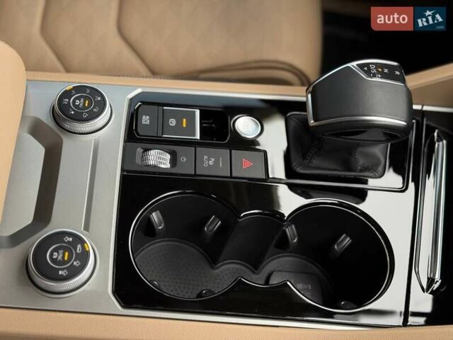 Серый Фольксваген Туарег, объемом двигателя 2.97 л и пробегом 97 тыс. км за 58700 $, фото 41 на Automoto.ua