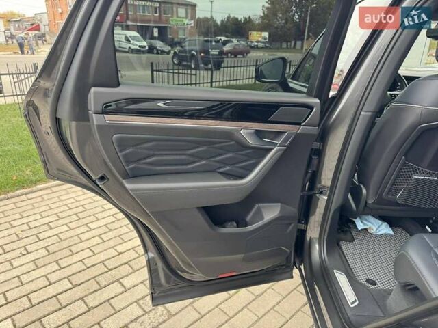 Серый Фольксваген Туарег, объемом двигателя 2.97 л и пробегом 86 тыс. км за 58000 $, фото 16 на Automoto.ua