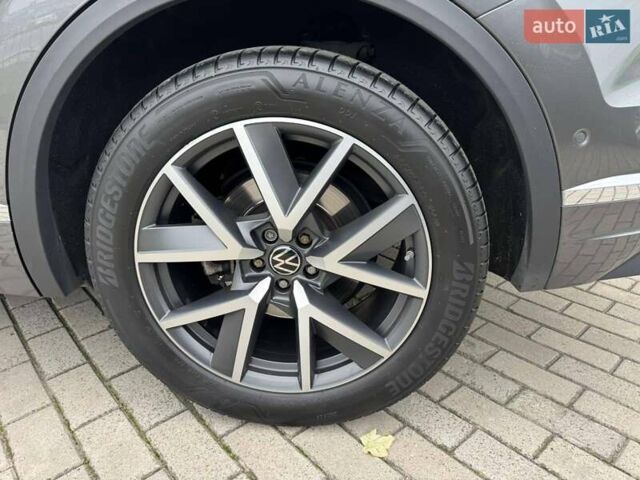 Серый Фольксваген Туарег, объемом двигателя 2.97 л и пробегом 86 тыс. км за 58000 $, фото 9 на Automoto.ua