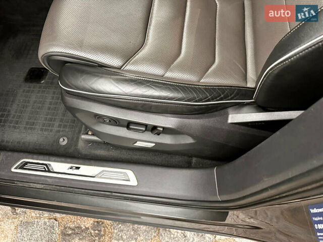 Серый Фольксваген Туарег, объемом двигателя 3 л и пробегом 90 тыс. км за 53500 $, фото 12 на Automoto.ua