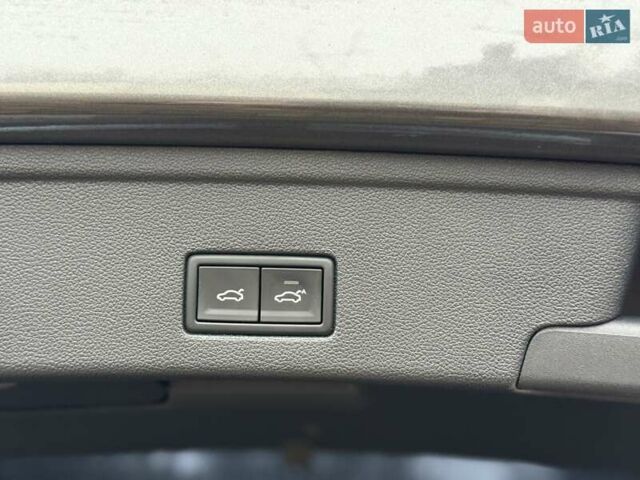 Серый Фольксваген Туарег, объемом двигателя 2.97 л и пробегом 79 тыс. км за 57900 $, фото 19 на Automoto.ua