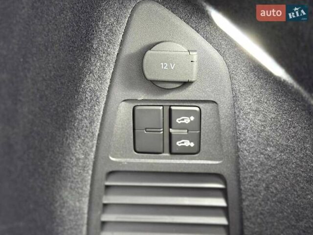 Серый Фольксваген Туарег, объемом двигателя 2.97 л и пробегом 97 тыс. км за 58700 $, фото 38 на Automoto.ua