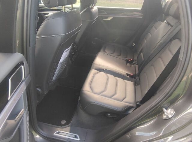 Сірий Фольксваген Туарег, об'ємом двигуна 4 л та пробігом 178 тис. км за 55000 $, фото 7 на Automoto.ua