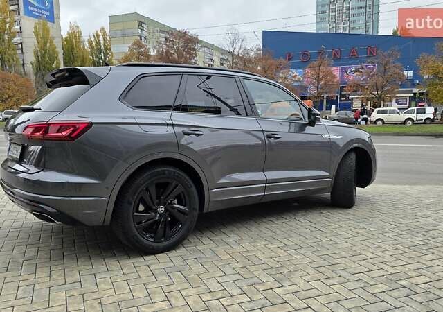 Серый Фольксваген Туарег, объемом двигателя 2.99 л и пробегом 90 тыс. км за 54500 $, фото 19 на Automoto.ua