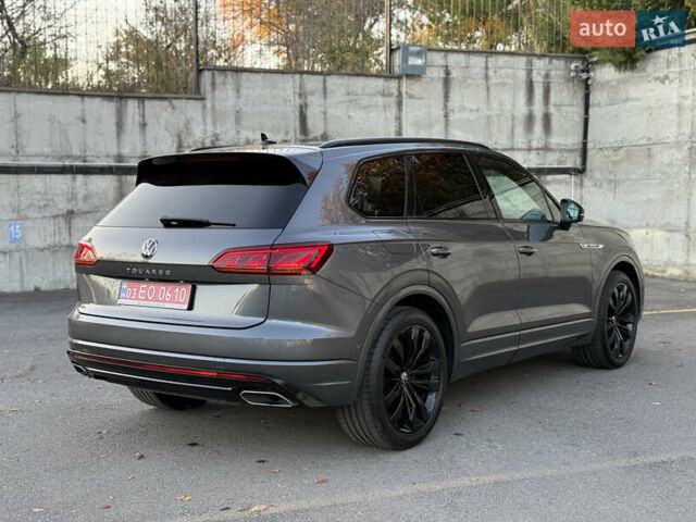 Серый Фольксваген Туарег, объемом двигателя 3 л и пробегом 175 тыс. км за 53999 $, фото 14 на Automoto.ua