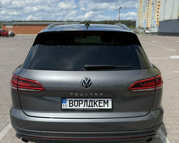Серый Фольксваген Туарег, объемом двигателя 2.97 л и пробегом 159 тыс. км за 55000 $, фото 5 на Automoto.ua