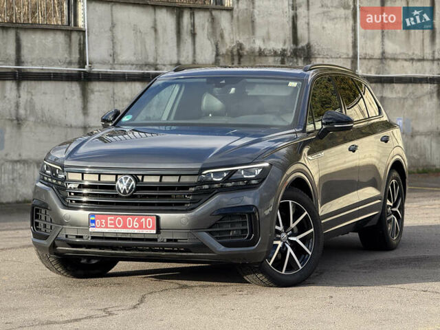Сірий Фольксваген Туарег, об'ємом двигуна 3 л та пробігом 175 тис. км за 53999 $, фото 1 на Automoto.ua