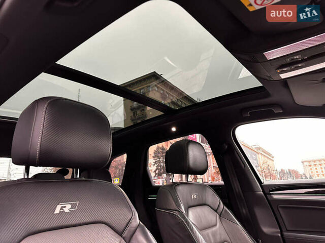 Серый Фольксваген Туарег, объемом двигателя 3 л и пробегом 90 тыс. км за 53500 $, фото 17 на Automoto.ua