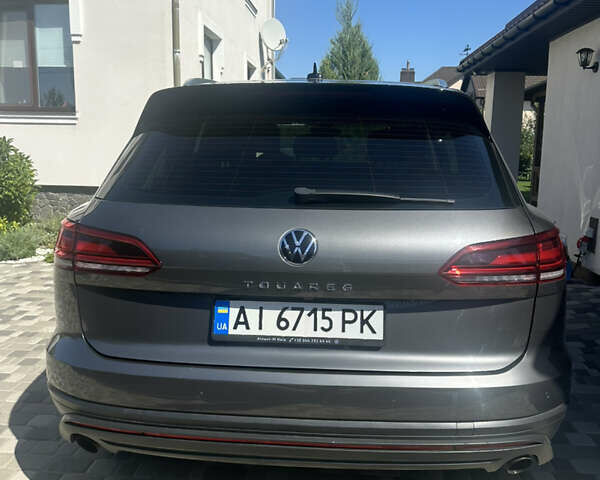 Серый Фольксваген Туарег, объемом двигателя 3 л и пробегом 75 тыс. км за 47000 $, фото 2 на Automoto.ua