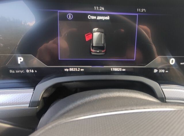 Сірий Фольксваген Туарег, об'ємом двигуна 4 л та пробігом 178 тис. км за 55000 $, фото 5 на Automoto.ua