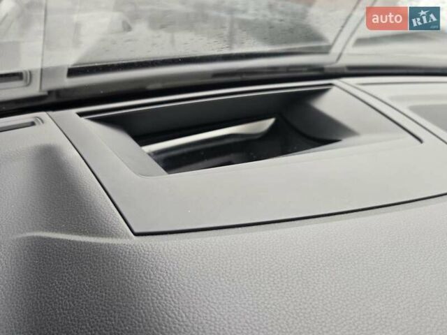 Серый Фольксваген Туарег, объемом двигателя 4 л и пробегом 196 тыс. км за 75900 $, фото 36 на Automoto.ua